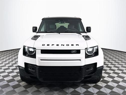 2025 Land Rover Defender P400 X-Dynamic SE
