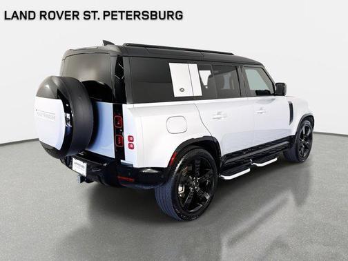 2024 Land Rover Defender P400 X-Dynamic SE