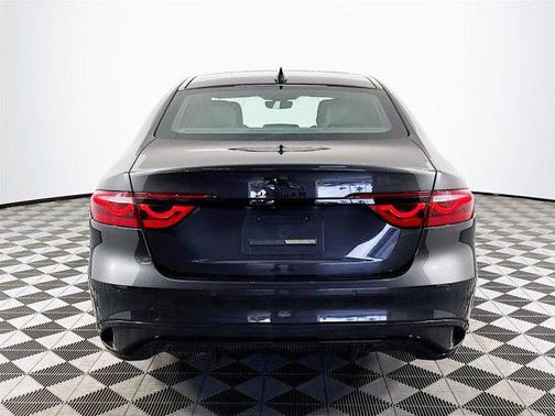 2024 Jaguar XF R-Dynamic SE