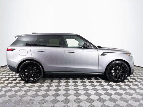 2025 Land Rover Range Rover Sport P360 SE