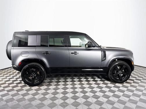 2025 Land Rover Defender P525 V8