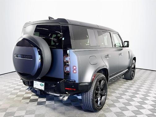 2025 Land Rover Defender P525 V8