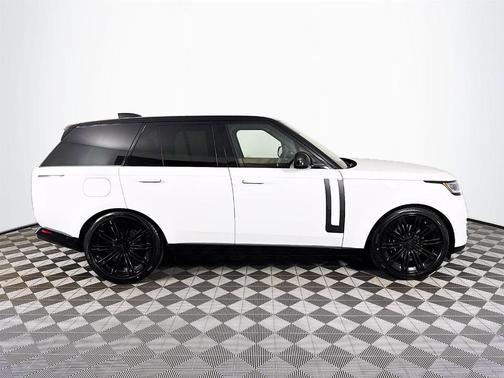 2026 Land Rover Range Rover SE