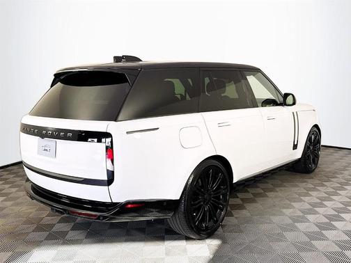 2026 Land Rover Range Rover SE