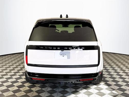 2026 Land Rover Range Rover SE