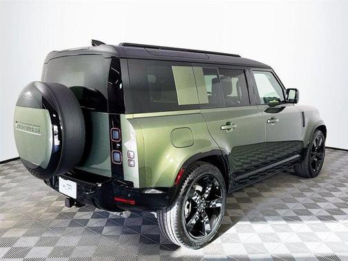2026 Land Rover Defender 110 X-Dynamic SE