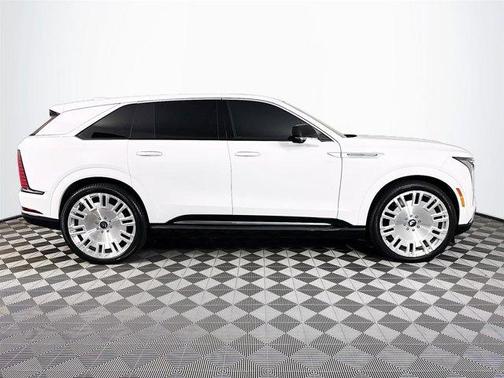 2025 Cadillac Escalade IQ Luxury 2