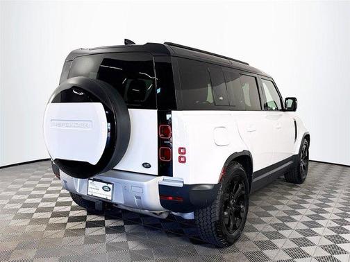 2023 Land Rover Defender 110 SE