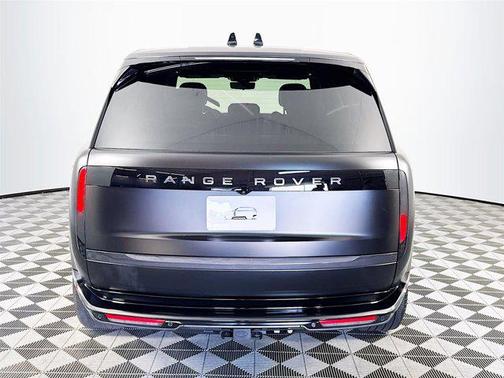 2026 Land Rover Range Rover P400 SE