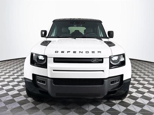 2025 Land Rover Defender P525 V8