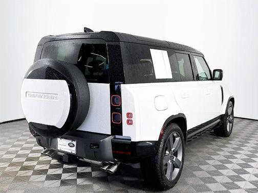 2025 Land Rover Defender P525 V8