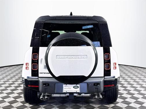 2025 Land Rover Defender P525 V8