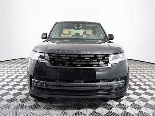 2025 Land Rover Range Rover P530 SE