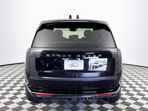 2025 Land Rover Range Rover P530 SE