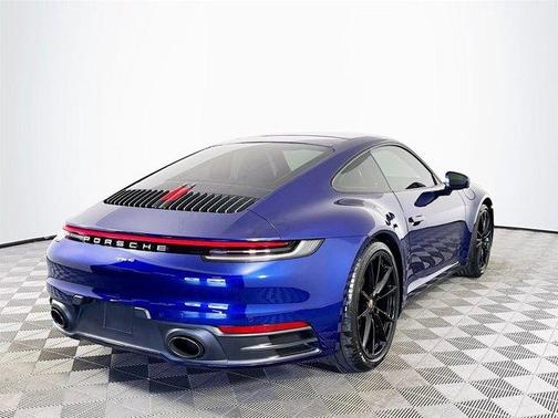 2022 Porsche 911 Carrera 4