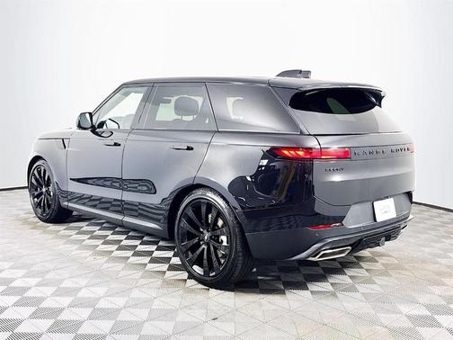 2025 Land Rover Range Rover Sport P360 SE