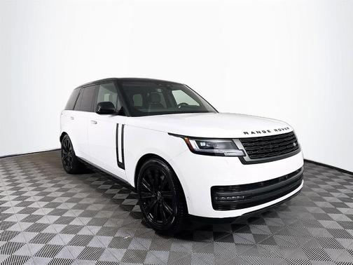 2025 Land Rover Range Rover P550e SE