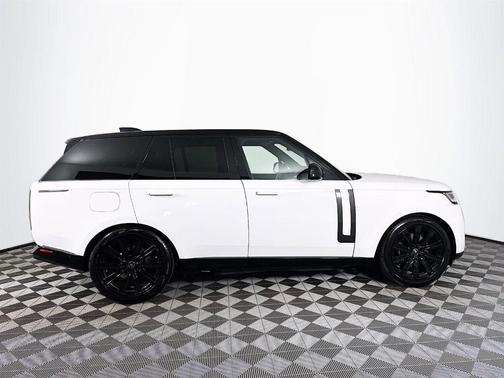 2025 Land Rover Range Rover P550e SE