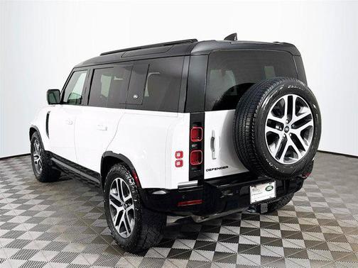 2024 Land Rover Defender 110 X-Dynamic SE