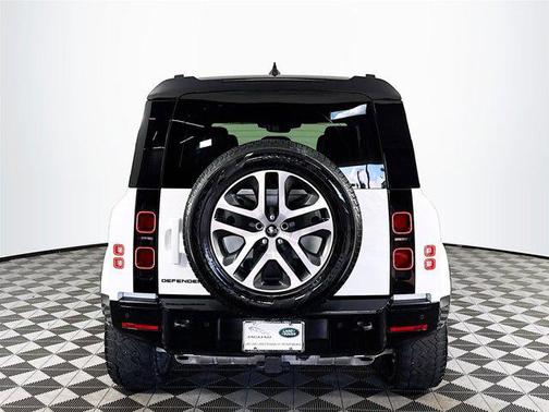 2024 Land Rover Defender 110 X-Dynamic SE