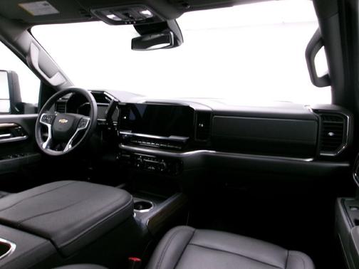 2025 Chevrolet Silverado 3500 LT