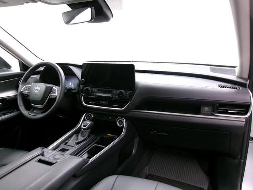 Celestial Silver Metallic 2024 Toyota Grand Highlander XLE