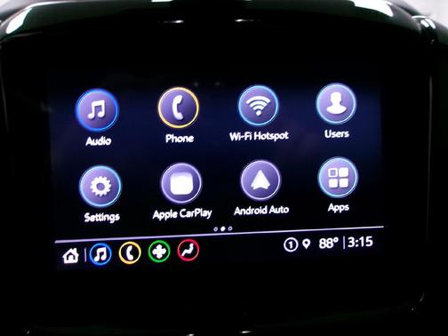 Mosaic Black Metallic 2022 Chevrolet Traverse LT Cloth