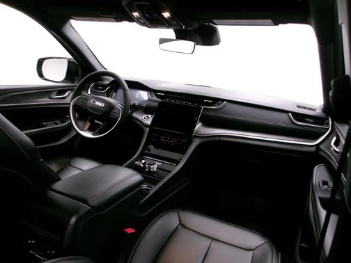 Silver Zynith 2025 Jeep Grand Cherokee Limited