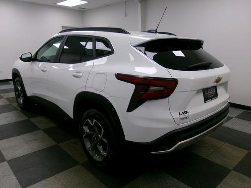 Summit White 2026 Chevrolet Trax LT