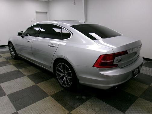 2018 Volvo S90 T5 Momentum