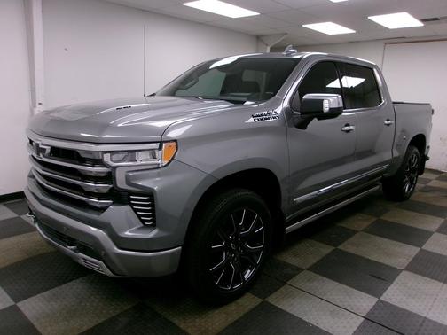 Sterling Grey Metallic 2023 Chevrolet Silverado 1500 High Country