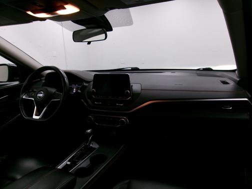 2021 Nissan Altima SR VC-Turbo FWD