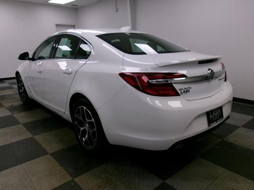 Summit White 2017 Buick Regal Turbo Sport Touring