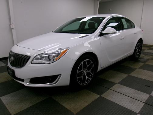 Summit White 2017 Buick Regal Turbo Sport Touring