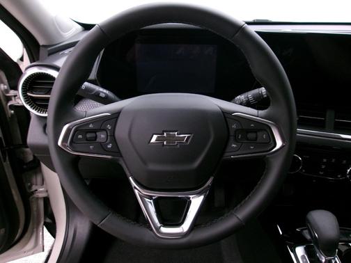 White Sands 2026 Chevrolet Trax FWD ACTIV