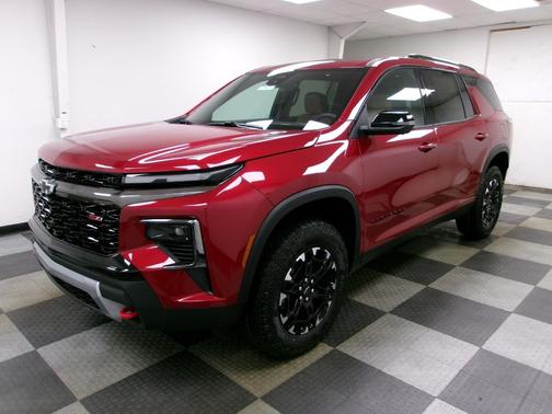 Radiant Red Tintcoat 2027 Chevrolet Traverse AWD Z71