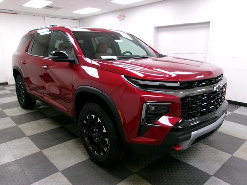Radiant Red Tintcoat 2027 Chevrolet Traverse AWD Z71