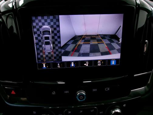 Summit White 2024 Chevrolet Traverse High Country