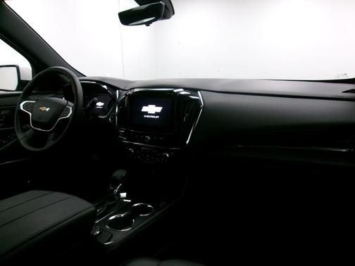 Summit White 2024 Chevrolet Traverse High Country