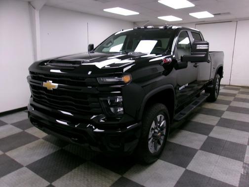 Black 2024 Chevrolet Silverado 2500 Custom