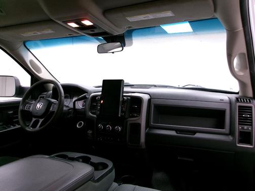 2018 RAM 2500 Tradesman Crew Cab 4x4 8' Box