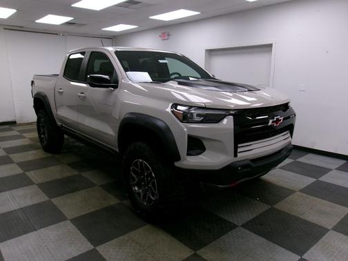 White Sands 2026 Chevrolet Colorado ZR2