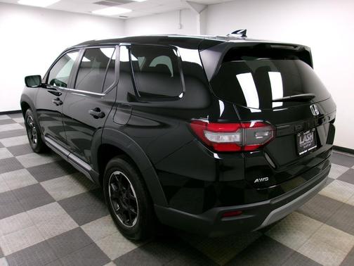 Crystal Black Pearl 2025 Honda Pilot EX-L