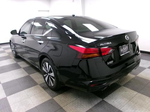 Super Black 2019 Nissan Altima 2.5 SV