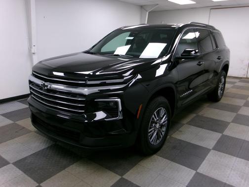 Mosaic Black Metallic 2026 Chevrolet Traverse LT SUV