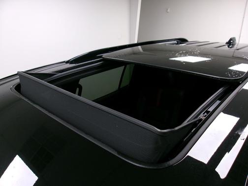 Mosaic Black Metallic 2025 Chevrolet Traverse RS