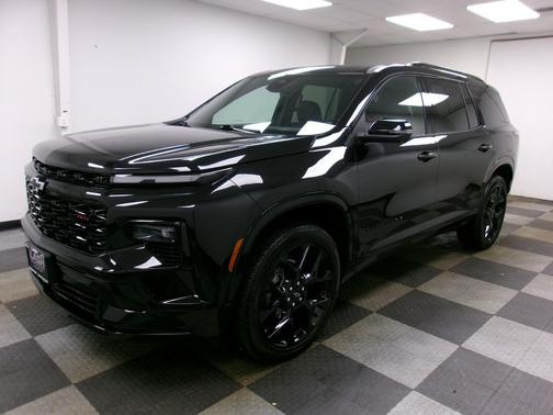 Mosaic Black Metallic 2025 Chevrolet Traverse RS