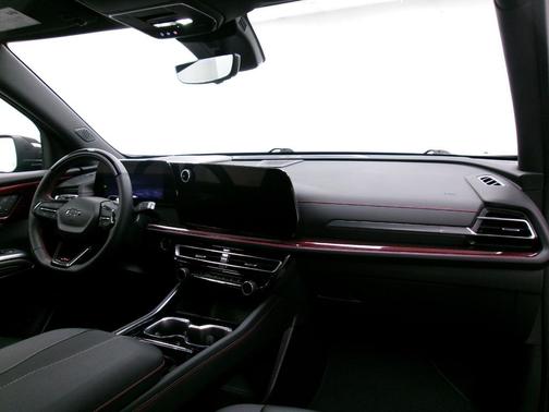 Mosaic Black Metallic 2025 Chevrolet Traverse RS