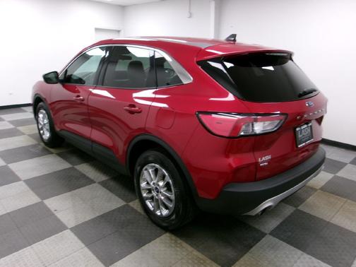 Rapid Red Metallic Tinted Clearcoat 2020 Ford Escape SE
