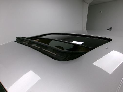 2014 Volkswagen Passat 1.8T Auto SE w/Sunroof & Nav